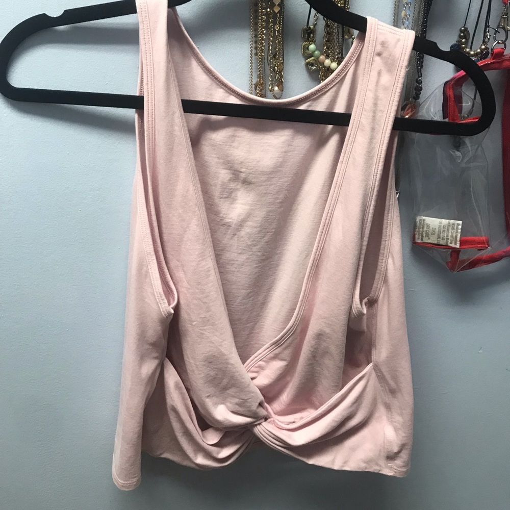 Lululemon tank top!!